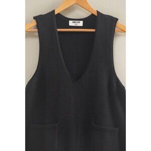 Double Zero Black V-Neck Sleeveless Top